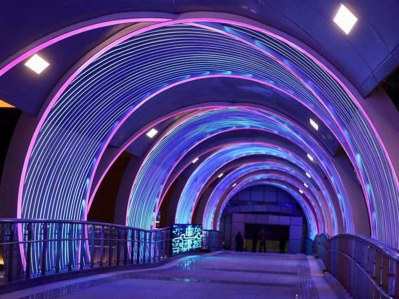 How Seamless Curved LED Displays Create